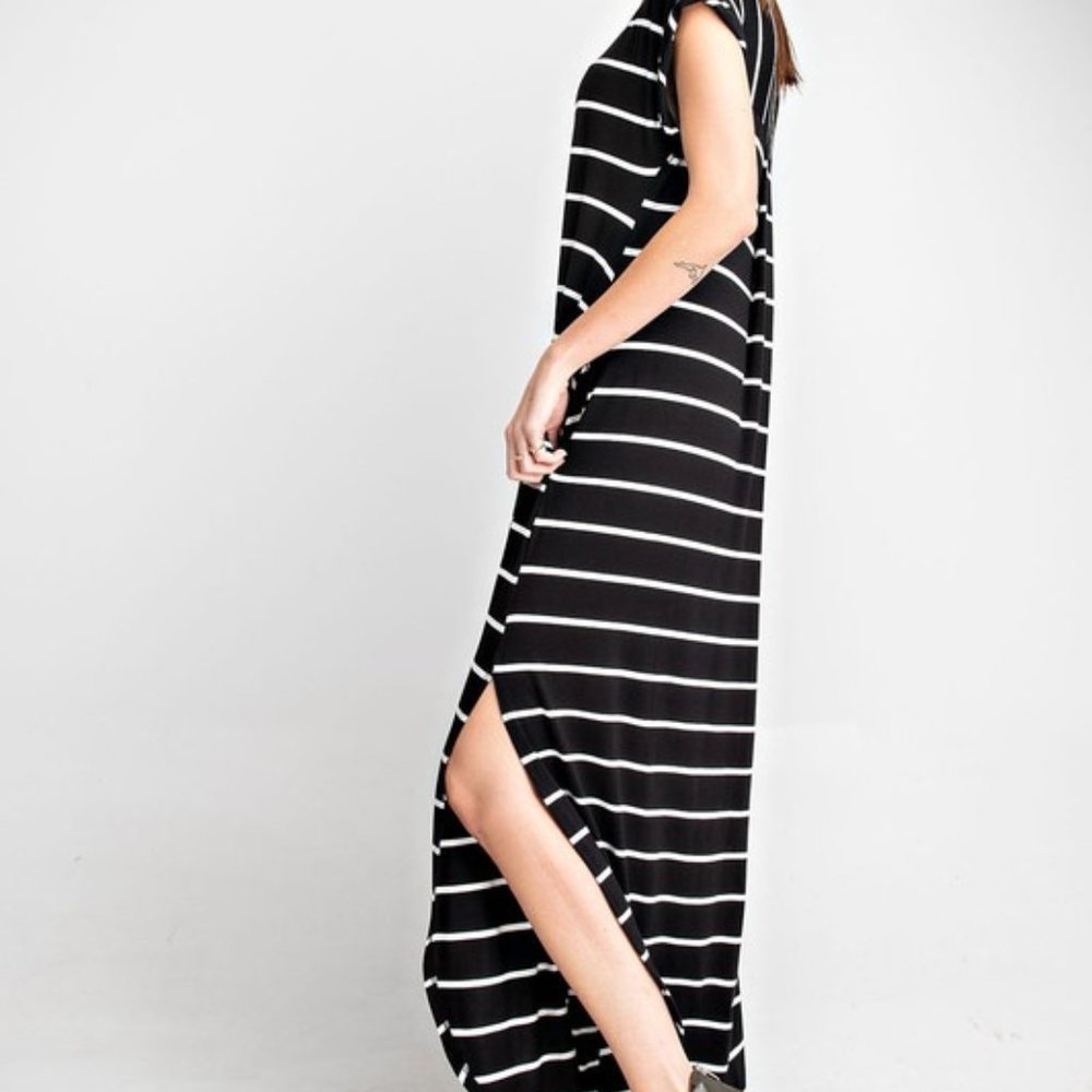 Women's Plus Size, Stripe V-Neck Maxi-dress.